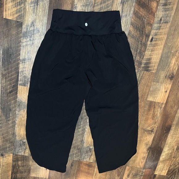 Breezeful™ High Waisted Crossover Side Pocket Split Quick Dry Capri Resort Pants - Picture 8 of 14